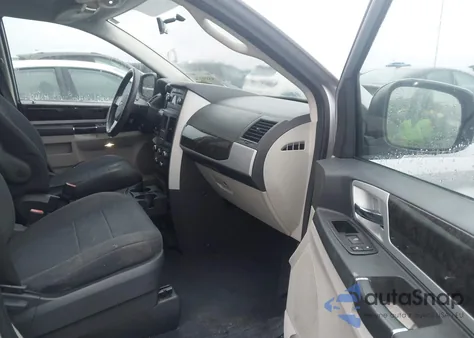 2010 Dodge Grand Caravan Sxt z USA, uszkodzony, nr VIN 2D4RN5D12AR417381